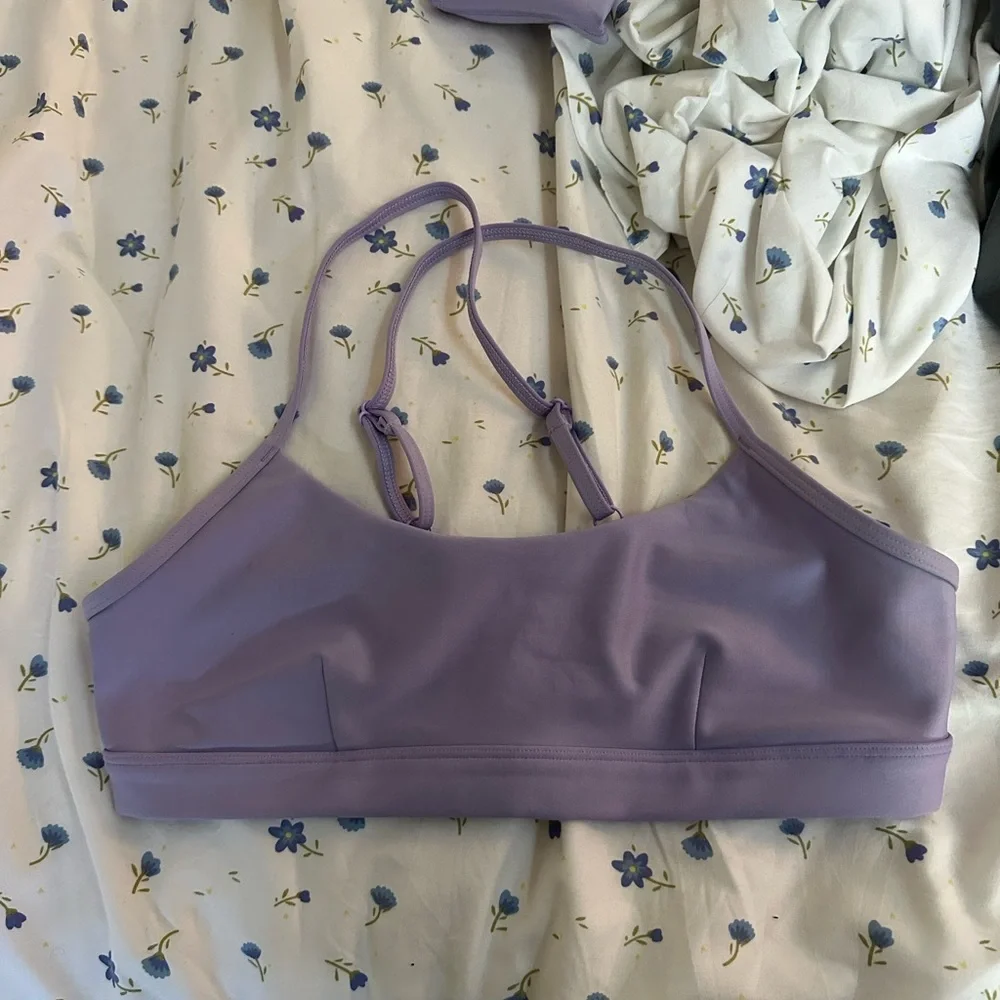 ALO Yoga lightweight support